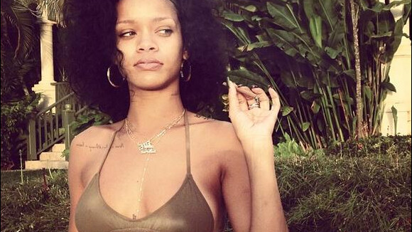 Rihanna fotografa para revista 'Vogue' em Angra dos Reis, no litoral do Rio