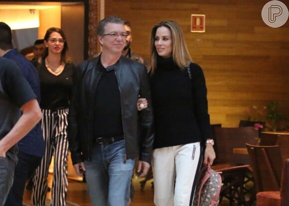 Boninho, marido de Ana Furtado, trocou mensagens no Twitter com ex-BBB Ana Paula Renault