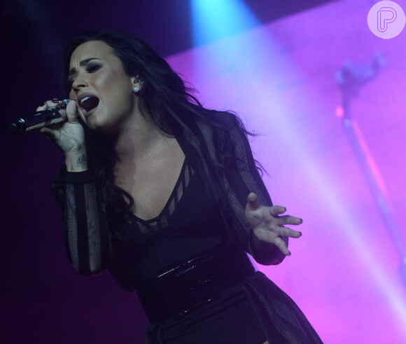 Demi Lovato arrebatou o público de São Paulo neste sábado, 10 de dezembro de 2016, durante o Z Festival