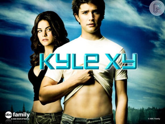 Matt Dallas posa para o cartaz do seriado 'Kyle XY', do qual foi protagonista de 2006 a 2009