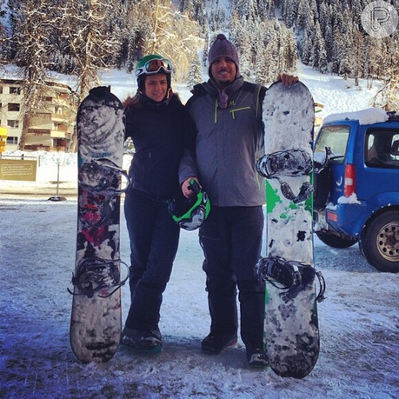 Ronaldo faz snowboard na Suíça acompanhado da noiva, Paula Morais