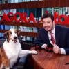 Danilo Gentilli faz talk show com cachorro no programa 'Agora é Tarde', da Band