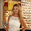 Louise D'Tuani escolheu um look branco total para o lançamento da novela 'Em Família' na manhã desta quarta-feira, 22 de janeiro de 2014 no Rio de Janeiro