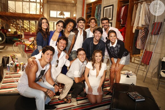 O elenco jovem da trama no lançamento da novela 'Em Família' na manhã desta quarta-feira, 22 de janeiro de 2014 no Rio de Janeiro