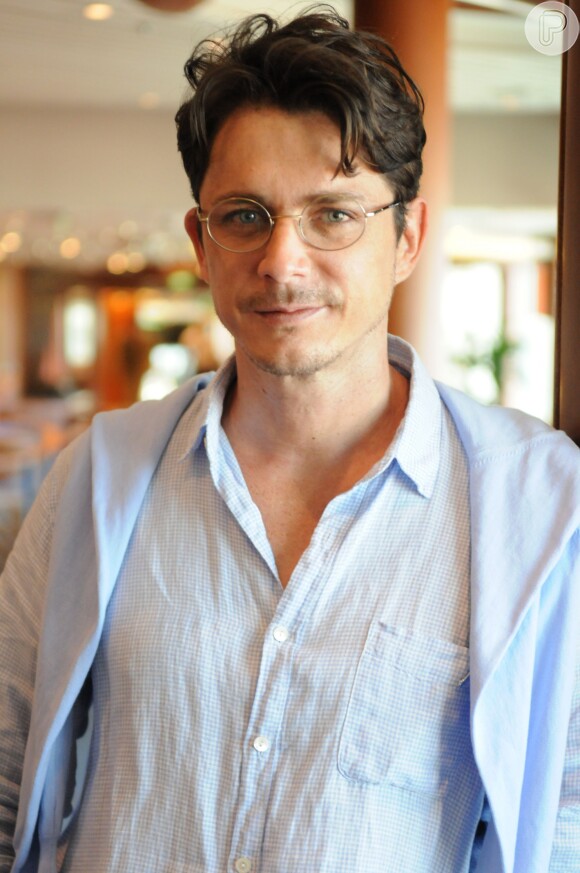 O último trabalho de Petrônio Gontijo na Globo foi em 'Insensato Coração' (2011). Ele começou na emissora, foi para a Record, voltou e já está novamente no canal de Edir Macedo