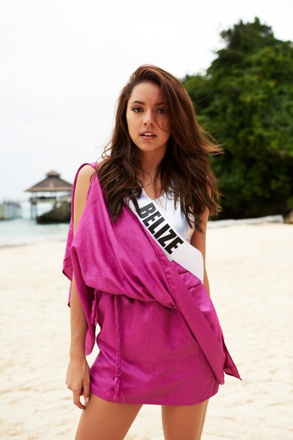 A Miss Belize, Rebecca Kathleen Rath, de 23 anos, visitou a ilha de Boracay, nas Filipinas, e para divulgar sua participação no Miss Universo
