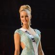A norueguesa Christina Waage, de 21 anos, arrasando no desfile que antecede o Miss Universo