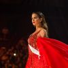 Miss Peru foi mais uma que escolheu o vermelho para chamar atenção antes na passarela. Valeria Piazza tem 27 anos
