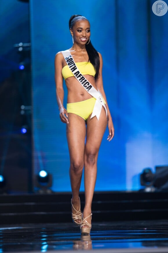 A Miss África do Sul exibe suas curvas de biquíni. Ntandoyenkosi Kunene tem 24 anos
