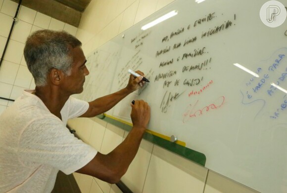 Bem mais magro, Romário visitou o Instituto Projeto Neymar Jr. em janeiro de 2016