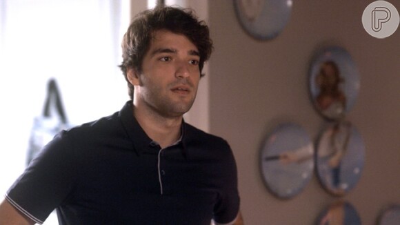 Tiago (Humberto Carrão) é ofendido por Felipe (o nome do ator não foi divulgado), na novela 'A Lei do Amor': 'Projetinho de bandido'
