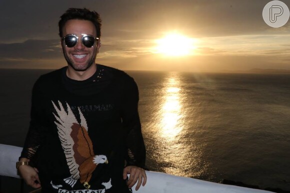 O stylist e amigo do casal Matheus Mazzafera comentou na foto de Neymar: 'Gato!'