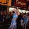 Ticiane Pinheiro arrasou no samba durante ensaio de rua da Vila Isabel para o Carnaval, na noite desta quarta-feira, 1º de fevereiro de 2017
