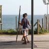 Guilherme Leicam foi visto na orla da praia da Barra da Tijuca nesta quarta-feira, 05 de fevereiro de 2014. O ator gravou uma matéria e foi embora caminhando