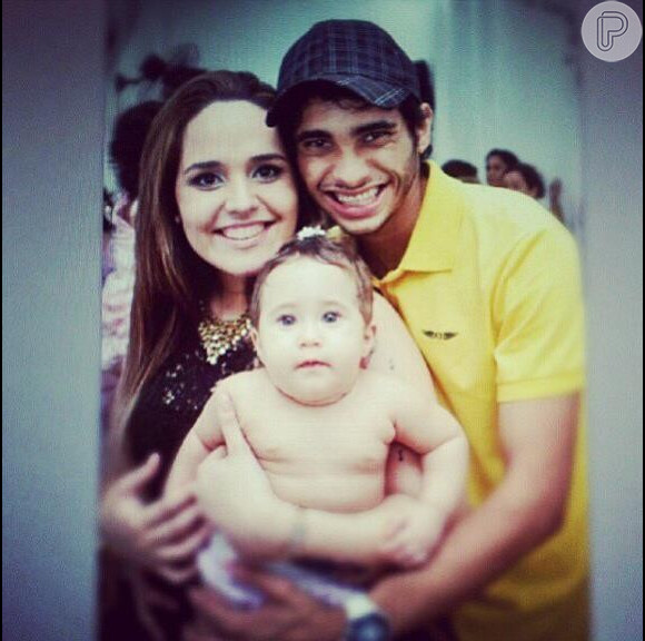 Perlla está grávida de cinco meses; informação foi confirmada pela assessora de imprensa da cantora, Tatiana Guimarães, em 11 de janeiro de 2013
