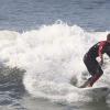 Caio Castro surfou na praia da Macumba, Zona Oeste do Rio, na manhã desta terça-feira, 11 de fevereiro de 2014