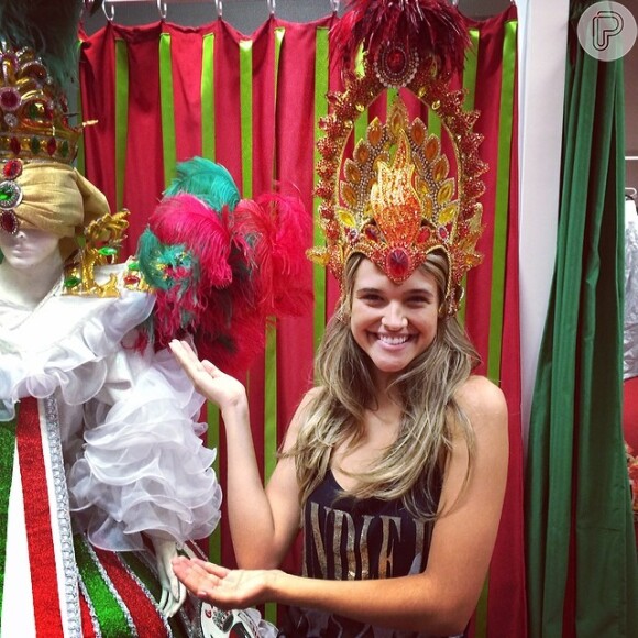 Juliana Paiva vai desfilar pela Grande Rio no Carnaval do Rio de Janeiro. O anúncio foi feito em 11 de fevereiro de 2014