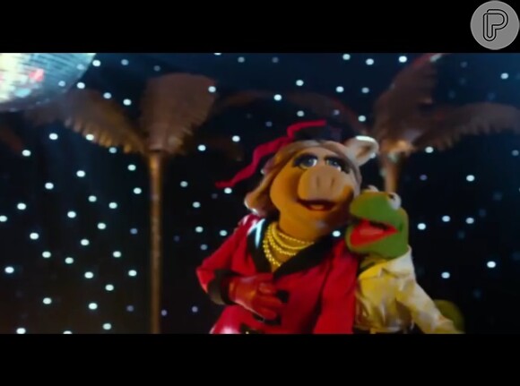 Miss Piggy usará vestido de casamento e 23 figurinos de Vivienne Westwood no filme 'Muppets 2 - Procurados e Amados'