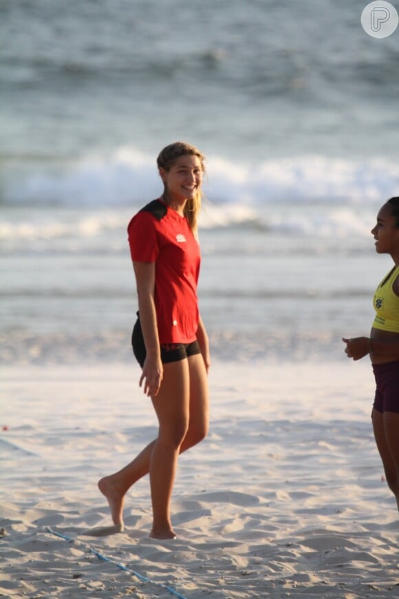 Sasha treina vôlei na praia da Barra da Tijuca, na Zona Oeste do Rio de Janeiro, em 12 de fevereiro de 2014