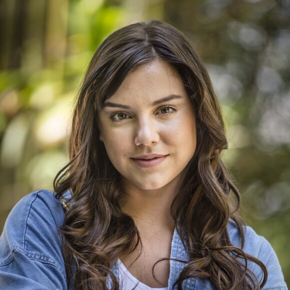 Alice Wegmann renovou seu contrato com a Globo até 2019