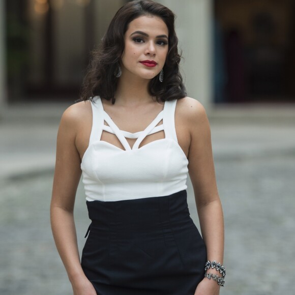 Depois do bloco, a artista desembarcou no Caribe com Tatá Werneck