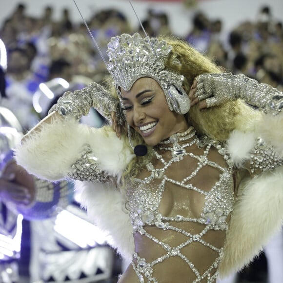Sabrina planeja engravidar após o Carnaval 2017