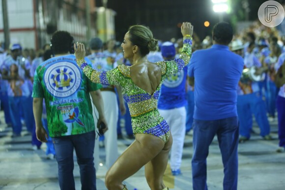 Sabrina Sato comemora quatro anos à frente da bateria da escola de samba Vila Isabel, no Rio: 'Muita emoção'