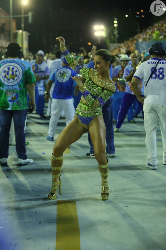 Sabrina Sato cai no samba em ensaio técnico da escola de samba Vila Isabel, no Rio e comemora quarto título de rainha de bateria 'Carinho enorme por essa escola'