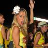 Adriane Galisteu dançou o 'Lepo Lepo'  durante o evento 'Dia do Fico' do Summer Floripa, que prolongou o Carnaval em Florianópolis