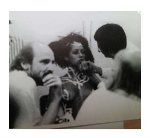 Em 1989, Valéria disputou o título de Garota de Ipanema, única negra entre as candidatas e ficou em quarto lugar. Mas a sua simpatia e alegria encantaram Hans Donner, que era um dos jurados concurso. Ele, então, a convidou para estrelar a vinheta de carnaval da TV em 1990