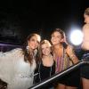 Bruna Marquezine e Alice Wegmann dançam 'Lepo Lepo' no trio de Ivete Sangalo