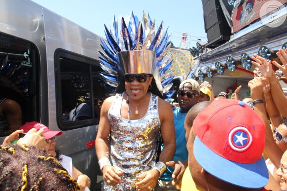 Carlinhos Brown também se apresentou no famosos Arrastão pelas ruas de Salvador