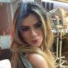Mirella Santos manda beijinho no ombro no Instagram
