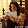 Verônica (Helena Ranaldi) recebe uma proposta para acompanhar um outro flautista, na Europa, em cena da novela 'Em Família'