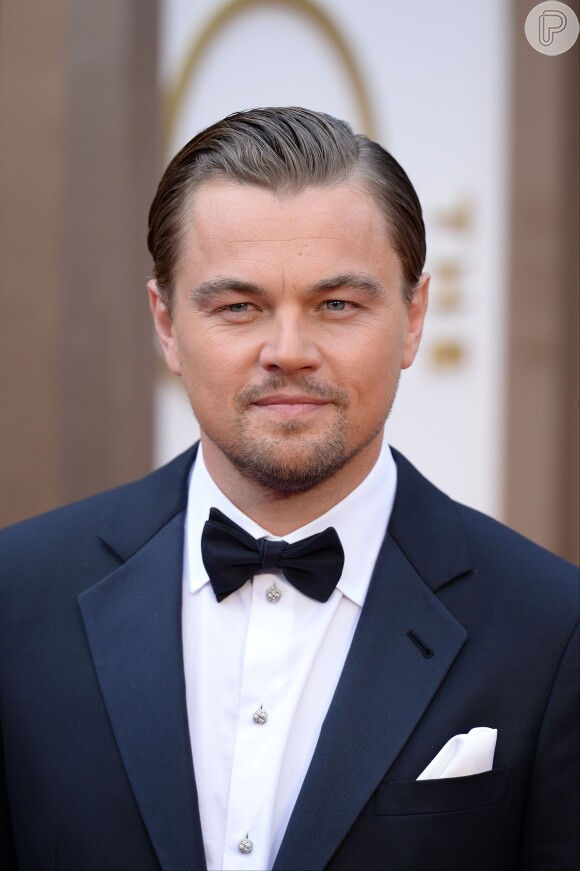 Leonardo DiCaprio deixou a namorada, Toni Garrn, de lado para conversar com Gisele Bündchen em festa pós-Oscar, em 7 de março de 2014