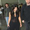 Kim Kardashian foi fotografada desembarcando no aeroporto internacional do Rio de Janeiro em 2013. Mas desta vez, a socialite teria chegado com Kanye West sem fazer alarde