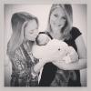 Ticiane Pinheiro visita Ana Hickmann, que deu à luz seu primeiro filho, Alexandre Jr, no dia 7 de março de 2014