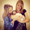 Ticiane Pinheiro visita Ana Hickmann, que deu à luz seu primeiro filho, Alexandre Jr, no dia 7 de março de 2014