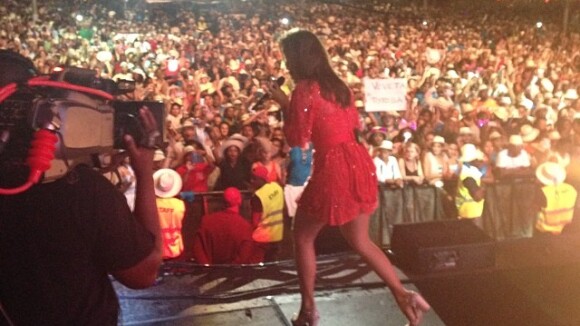 Ivete Sangalo faz seu terceiro show em Angola para 17 mil fãs