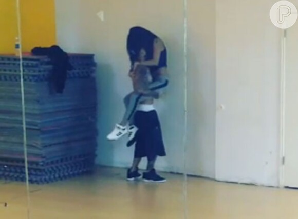 Justin Bieber e Selena Gomez ensaiam coreografia sensual juntos