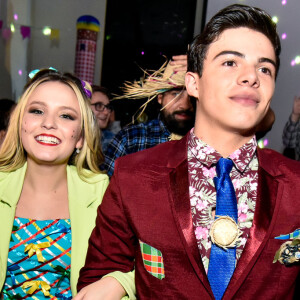 Thomaz Costa escolheu um arraiá para comemorar seus 17 anos na noite desta terça-feira, 20 de junho de 2017