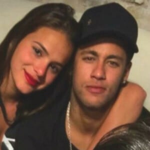 Bruna Marquezine e Neymar tornaram a volta no namoro público em dezembro de 2016