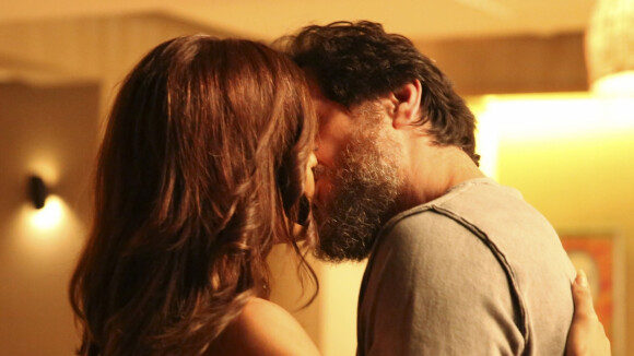 'A Força do Querer': Bibi e Caio se beijam após audiência judicial. Veja fotos!