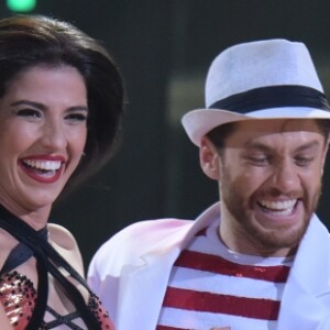 Na final do 'Dancing Brasil', Leo Miggiorin e as duas finalistas vão dançar o ritmo que mais gostaram ao longo do programa