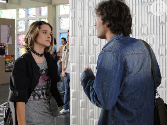 Juliana Paiva com Humberto Carrão na novela 'Ti-Ti-Ti' (2010)
