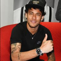 Neymar, sem Bruna Marquezine, pediu para não ser fotografado em festa