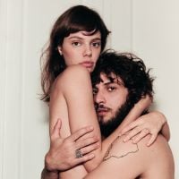 Laura Neiva entrega intimidade com Chay Suede em ensaio sensual: 'Dá tesão'