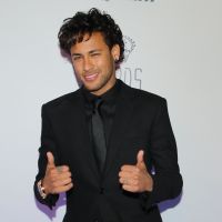 Neymar se diverte com amigos em Mangaratiba após terminar namoro com Marquezine