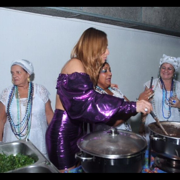 'Vamos comer feijão, gente!', convidou Sabrina Sato