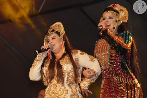 Elba Ramalho criticou a presença de cantores sertanejos, como Maiara e Maraisa, na festa de São João em Campina Grande, na Paraíba, a principal do país